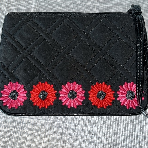 vera bradley wristlet